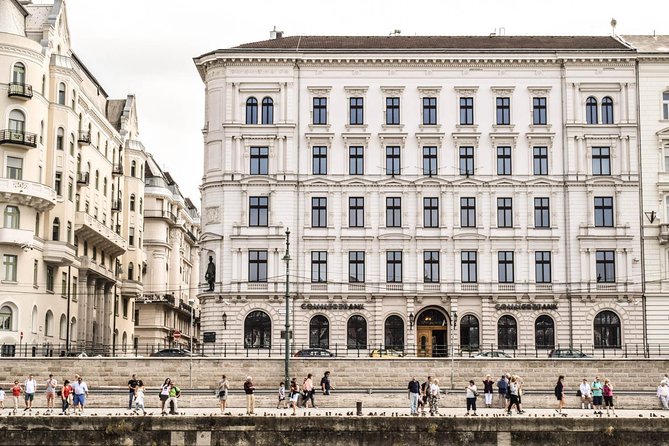 101 things in Budapest - Full Day Tour with Lunch & Metro Pass - Crossing the Danube on the Széchenyi Chain Bridge: The Photo Stop That Makes the Day Click