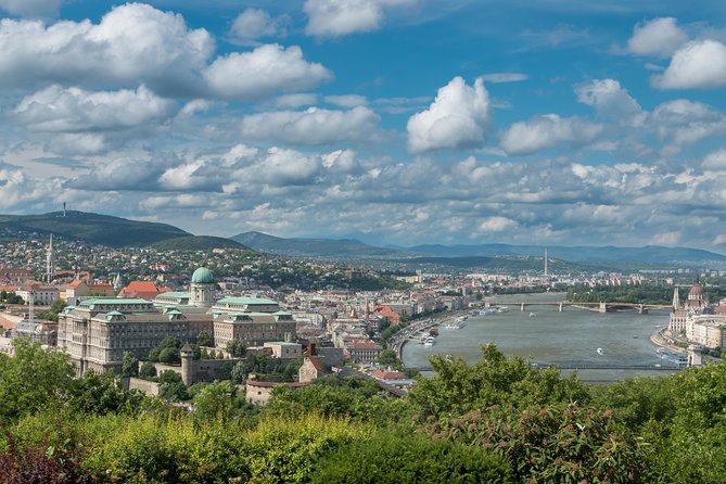 4 hours long private minivan tour in Budapest - A Private 4-Hour Minivan Plan That Covers Both Sides