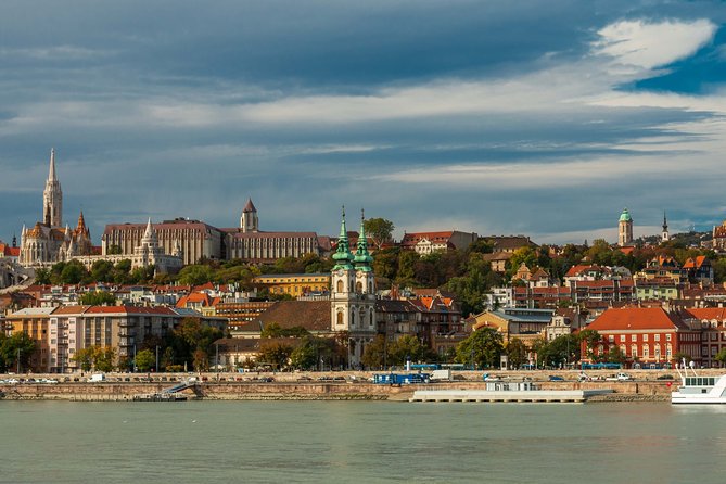 4 hours long private walking tour in Budapest - Stop 4: Andrássy Avenue (about 15 minutes)