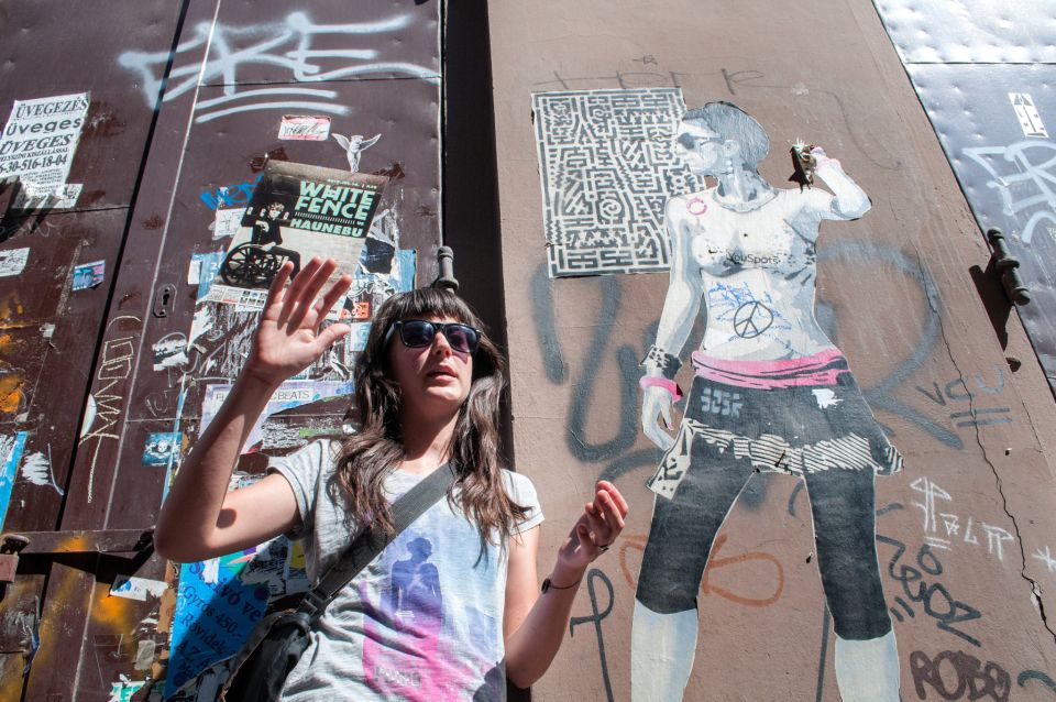 Alternative Budapest Walking Tour - Street art you can read: murals, graffiti writers, and Budapest’s “sidewalk language”