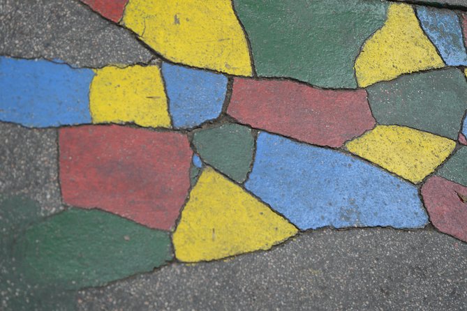 Alternative Street Art Free Walking Tour of Budapest - Group size, pacing, and the kind of questions you’ll ask