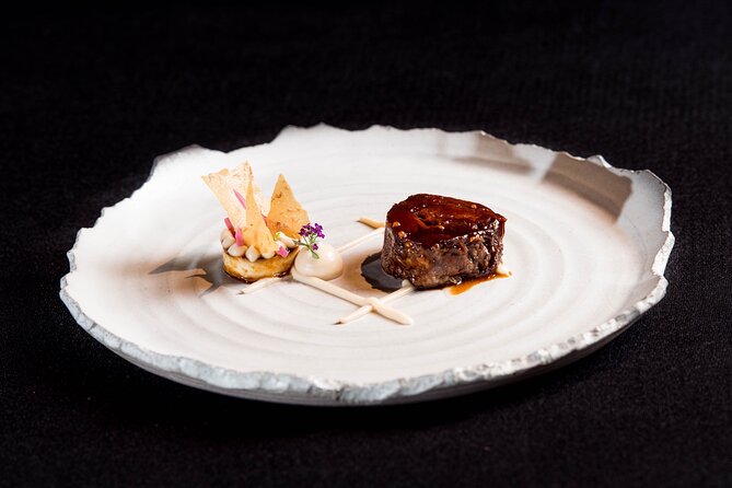 Audio visual multi-sensory chefs journey dinner experience - Pacing and group size: what the small setting does for you