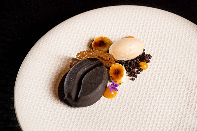 Audio visual multi-sensory chefs journey dinner experience - Should you book this Budapest audio-visual chefs journey dinner?