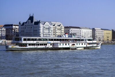 Bottomless Brunch and Cruise with Prosecco in Budapest - What you eat: the buffet that covers the brunch basics