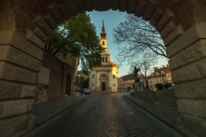 Buda Castle Quarter Walking Tour - Setany promenade views and the Andras Hadik statue detail people miss
