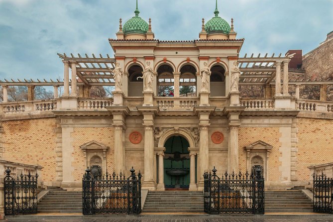 Buda Castle Quarter Walking Tour - Pickup, transit ticket, and how to think about the pace