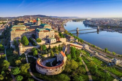 Budapest: 3-Hour Live-guided Bus Tour and 1-hour River Cruise - Fisherman’s Bastion and the Castle-area walk: the view part delivers
