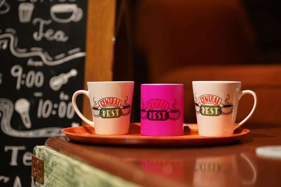 Budapest: 90s Sitcom Escape Room Adventure with Drinks - Quick Tips to Escape With Your Sanity (No Spoilers Needed)