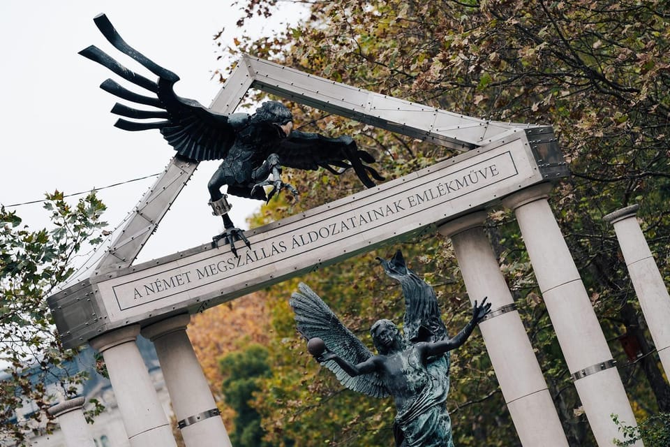 Budapest: Alternative Street Art & Jewish Tour - Weather, Pace, and What 3 Hours Feels Like
