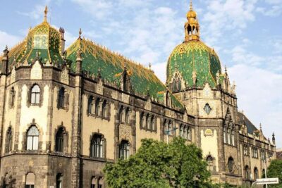 Budapest Art Nouveau Walking Tour - The two building stars: Lechner’s Postal Palace and Gresham Palace