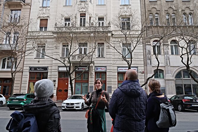Budapest Art Nouveau Walking Tour - Stop 2: Postatakarek Bank and why Lechner looks different