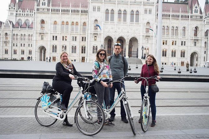 Budapest Bike Ride - Small-group pacing (max 10) and what that means for you