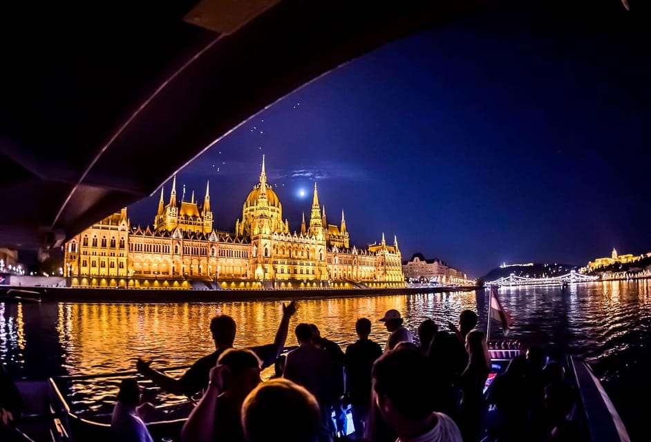 Budapest: Boat Party with option of Unlimited Drinks - The after-party club: skip-the-line entry counts