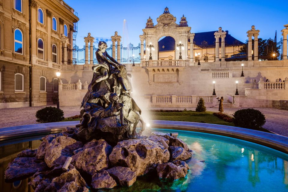 Budapest: Buda Castle Walk with Saint Stephen's Hall - Buda Castle Walks at a glance: what the 1.5 hours actually delivers