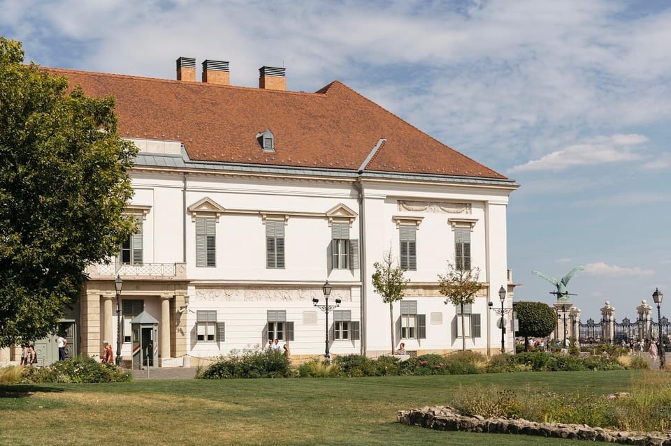 Budapest: Buda Castle Walking Tour & Folk Music Performance - Who this tour suits best (and who may want something else)
