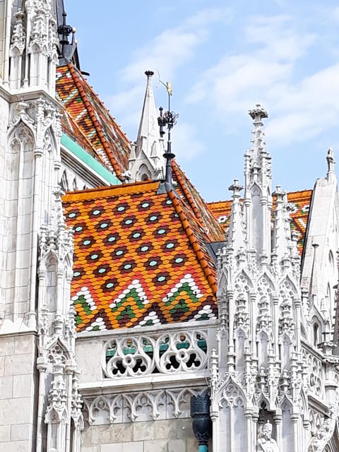 Budapest: Buda Castle Walking Tour & Folk Music Performance - The live Hungarian folk finale: singing and dance steps you can join