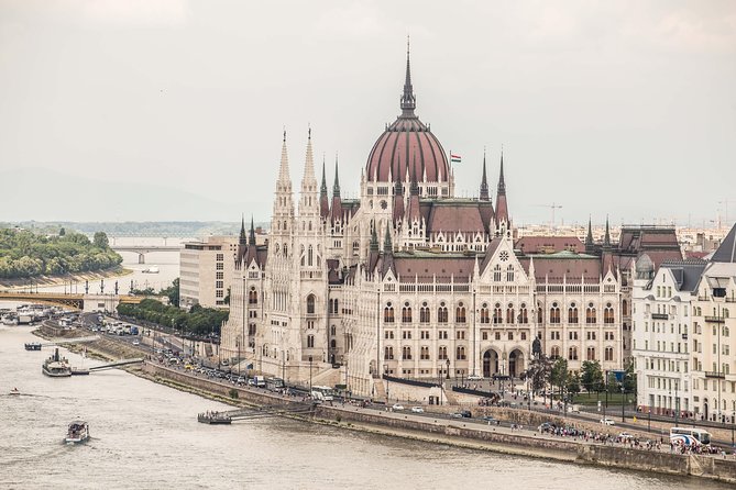 Budapest Castle Walk - The Cobblestone Map in Your Head: How the Story Follows the Street