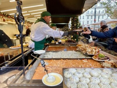 Budapest: Christmas Market Guided Walking Tour with Tastings - Why Hungarian Christmas Feels Different: Traditions Center on Food