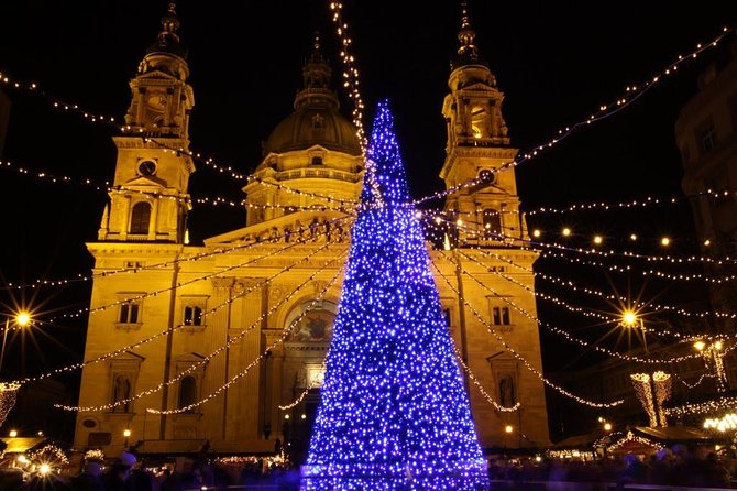 Budapest Christmas Market Tour with Basilica visit & Chimney cake - Entering St. Stephen’s Basilica and catching the facade light show