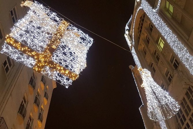 Budapest Christmas Market Tour with Basilica visit & Chimney cake - Gifts, souvenirs, and the practical side of market wandering