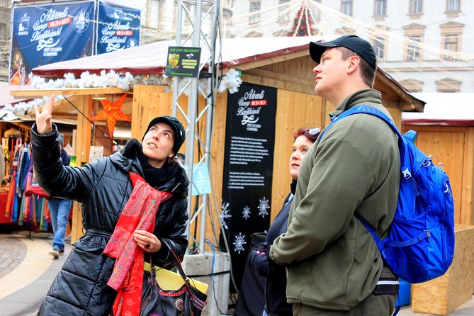 Budapest Christmas Walking Tour & Entry to St Stephen's Basilica - Váci Street: the shopping spine that funnels you toward the fairs