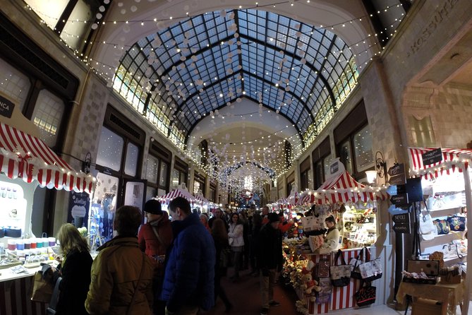 Budapest Christmas Walking Tour & Entry to St Stephen's Basilica - Danube River viewpoints: winter legend and classic photo stops