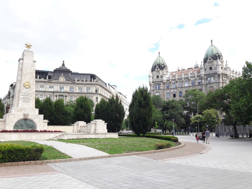 Budapest: City Center Walking Tour - Traditional pedestrian streets, Mr. Safe, and a lighter moment