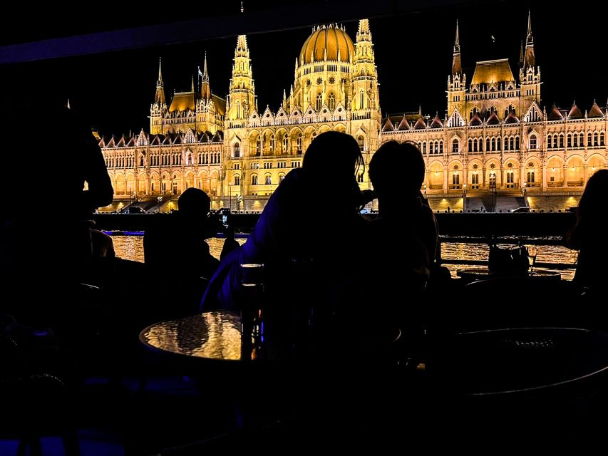 Budapest: City Highlights Cruise with Welcome Drink - The route, stop by stop: what to expect along the Danube