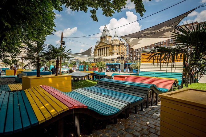 Budapest classic tour - Getting your bearings at Heroes’ Square