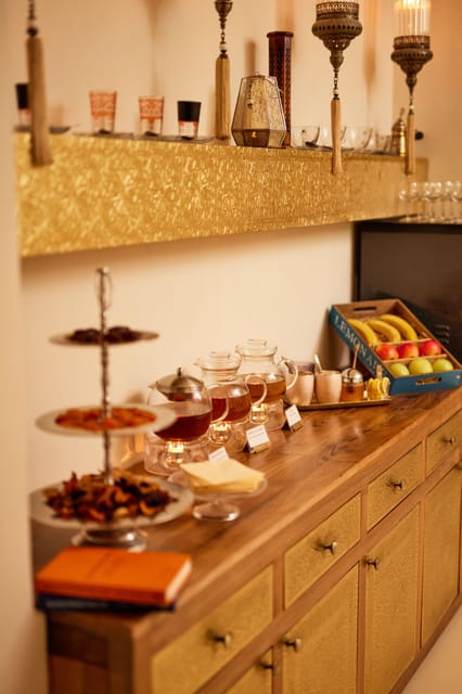 Budapest: Couple Holistic Swedish Massage with Jacuzzi Time - What to eat and drink during your spa time: teas, snacks, and cocktails