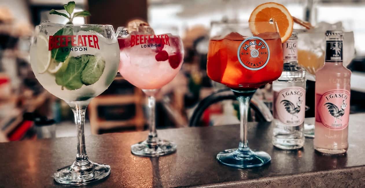 Budapest: Danube Cruise with Folk Dancing and Drinks - Should you book this Budapest folk dancing Danube cruise?