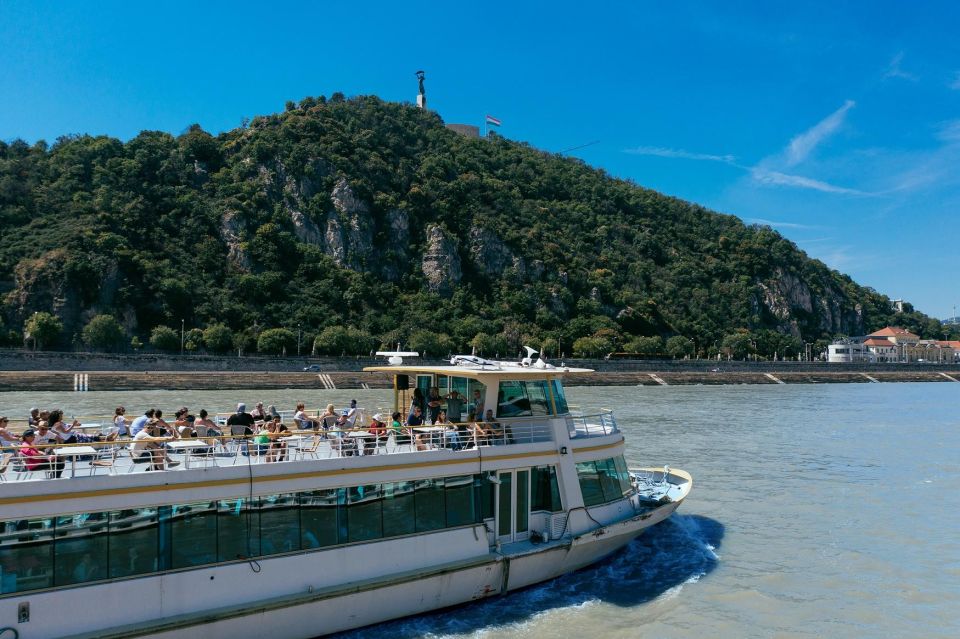 Budapest: Day or Night River Cruise on Panoramic Boat - Key things I’d plan around