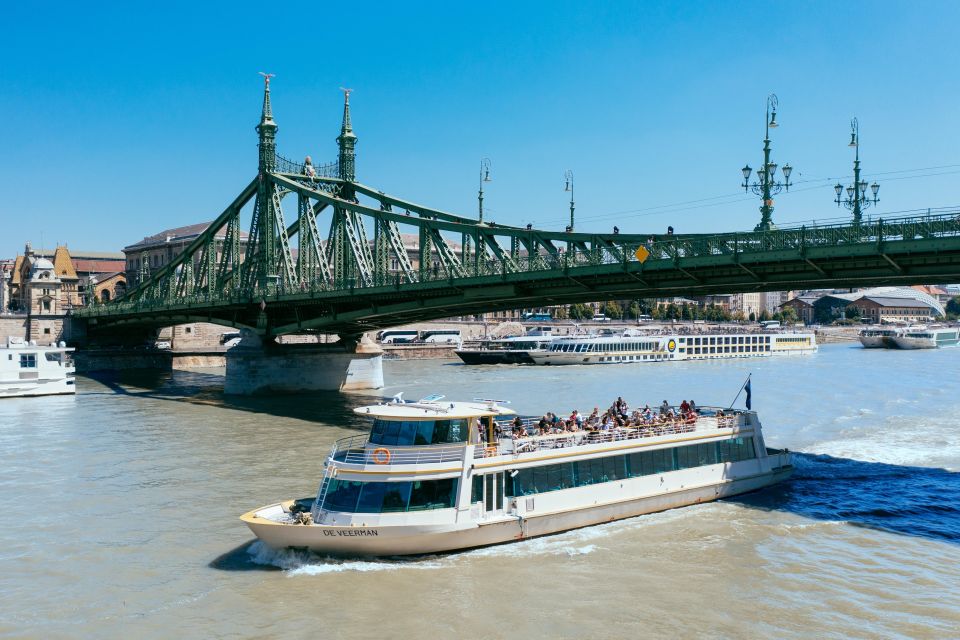 Budapest: Day or Night River Cruise on Panoramic Boat - Gellért Hill and the Liberty Monument Perspective