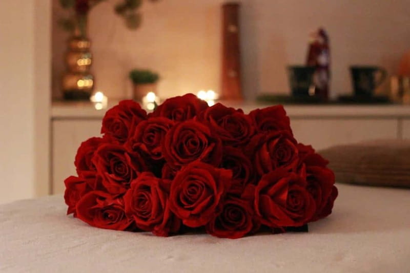 BUDAPEST, Day Spa : Couples Massage with Roses Bubble Bath - A Romantic Couples Spa Day at FD - Fashion & Day Spa