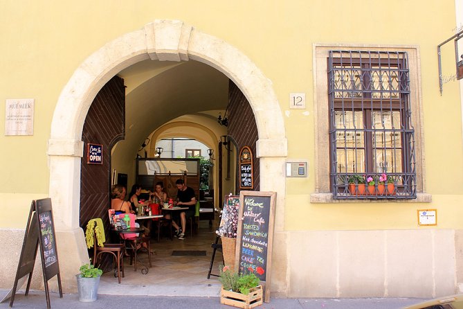 Budapest E-bike Tour - Learning Hungarian history without turning it into a lecture
