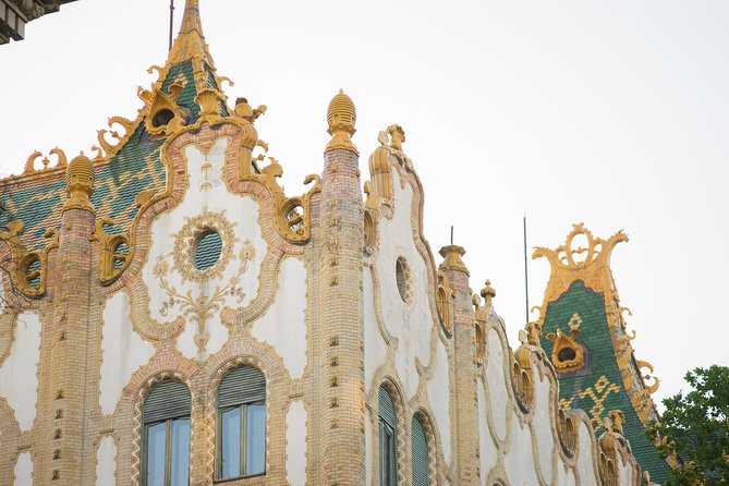Budapest Essential Walk&Food tasting - The guide factor: why this tour feels personal, even when it’s a lot of ground