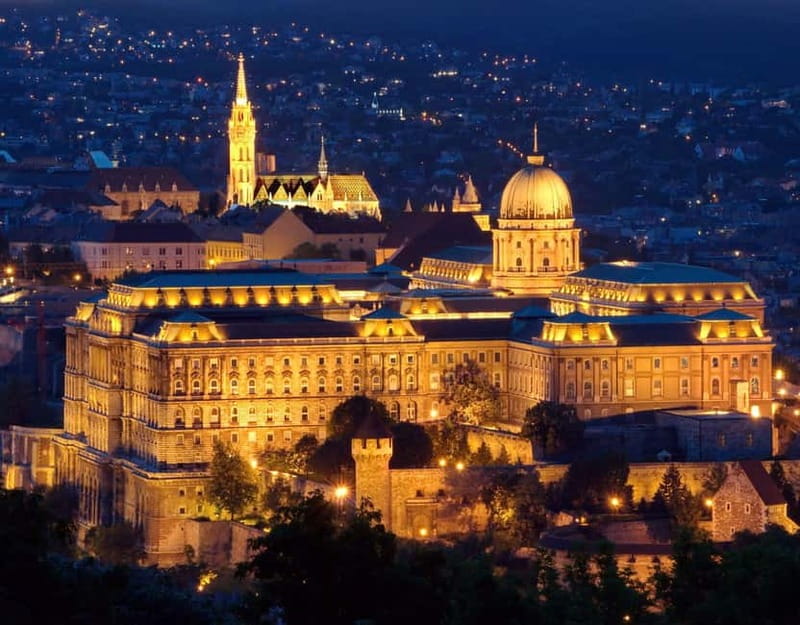 Budapest: Evening Castle Hill Tour with Fishermen's Bastion - Getting to the hill from Batthyány tér without wasting your evening