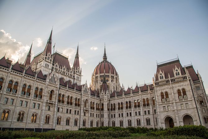 Budapest Grand Walk - Heroes Square and Andrássy Avenue views