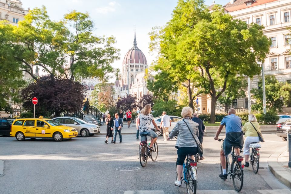 Budapest: Guided City Discovery Bike Tour - Meeting Points and What to Bring (Small Bag Only)