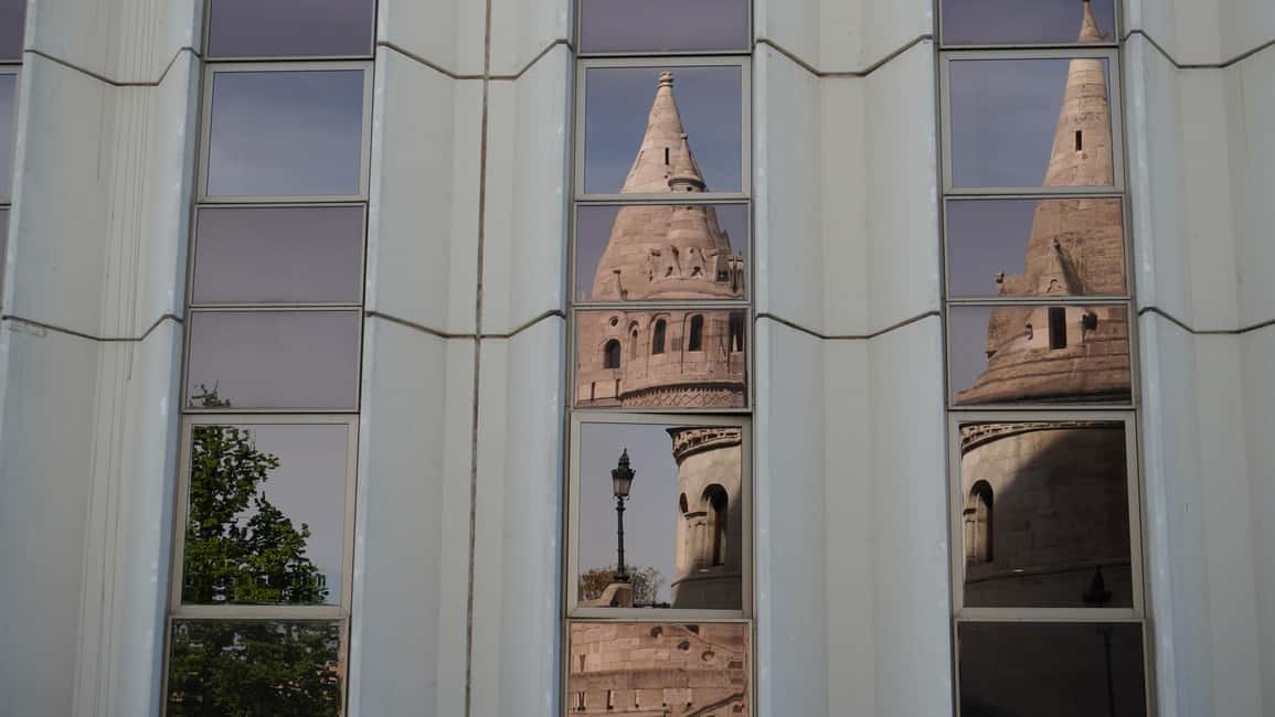 Budapest: Guided City Walking Tour in Buda and Pest - Who This Tour Suits Best (And Who Might Want Something Else)