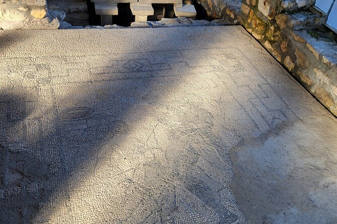 Budapest Hidden Gems - Roman Aquincum Private Tour - Hercules Villa: Mosaics and Meaning Between Apartment Buildings