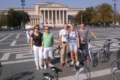 Budapest Highlights Bike Tour - Stop 1: Szabadság tér and the Soviet Monument lesson (15 minutes)