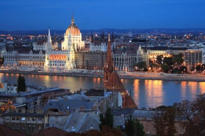 Budapest Highlights Self guided scavenger hunt and Walking Tour - Route overview: Parliament, squares, and the river-crossing clues