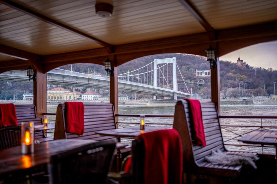 Budapest: Historic Cruise with Welcome Drink - Weather-Proofing: When It’s Cold, Rainy, or Glorious