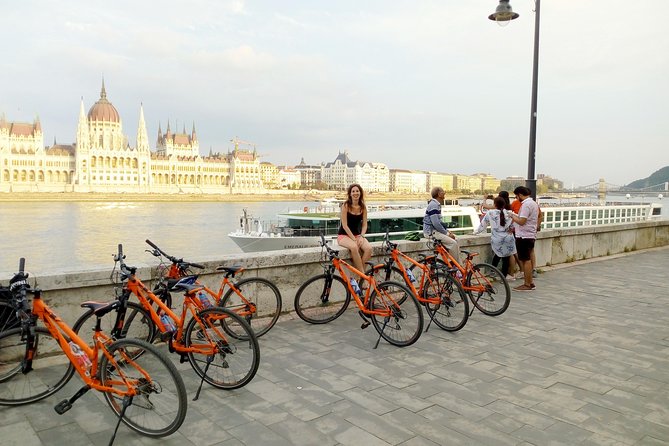 Budapest Historic Downtown Bicycle Tour in small groups - Where the tour shines: guide-led history and safe pacing