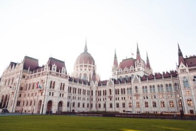 Budapest Historical Sightseeing - Free Walking Tour - Where you start: Kálvin tér and the yellow-guide vibe