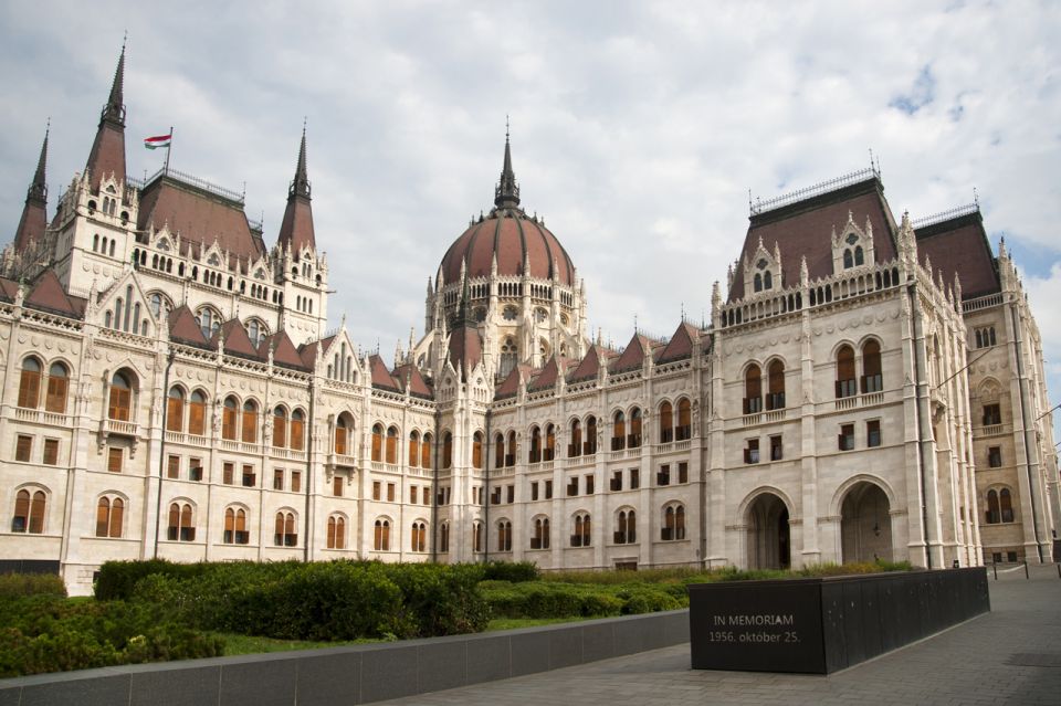 Budapest: Inner City Walking Tour in German - First step: meet by Molnar’s Kürtöskalacs and start easy