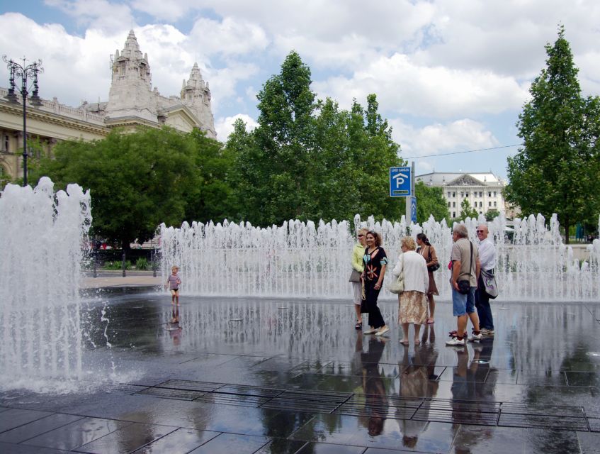 Budapest: Inner City Walking Tour in German - Liberty Square: Nazi occupation and Communist oppression explained on foot