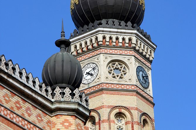 Budapest Jewish Heritage Memorial Walking Tour & Synagogue Entry - Kosher dessert and the Carmel 10% discount after you finish walking