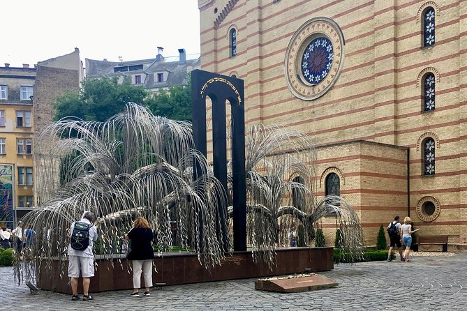 Budapest Jewish Heritage: Synagogues, Shoes, Secrets & Flódni - From Herzl Square into the Jewish Quarter’s WWII map